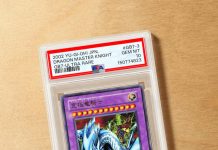 Dragon Master Knight’s first appearance and Holactie’s 𝙤𝙣𝙡𝙮 appearance, graded back-to-back. Just 10,000 copies of Holactie, Creator of Light were distributed as part of the Duel Art Campaign. The Dragon Master Knight was one of the three cards to pull from a Duel Monsters… pic.