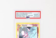 There’s more to 🖤 beyond the Atsuko Nishida art. This 1st Edition Holo is signed and inscribed by Erica Schroeder, prolific voice actor of countless Pokémon characters, including Espeon. pic.