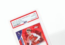 How massive is this Max Dowman submission? 🚨 The Arsenal prodigy is being hailed as the next Lamine Yamal—and one collector is gunning down his best cards accordingly. At the age inscribed, Dowman became the second-youngest player in Premier League history. On March 14, he… pic.